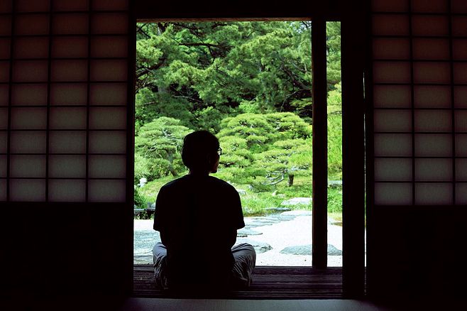 总要经历一些背叛一些心酸。才能把人心看明白