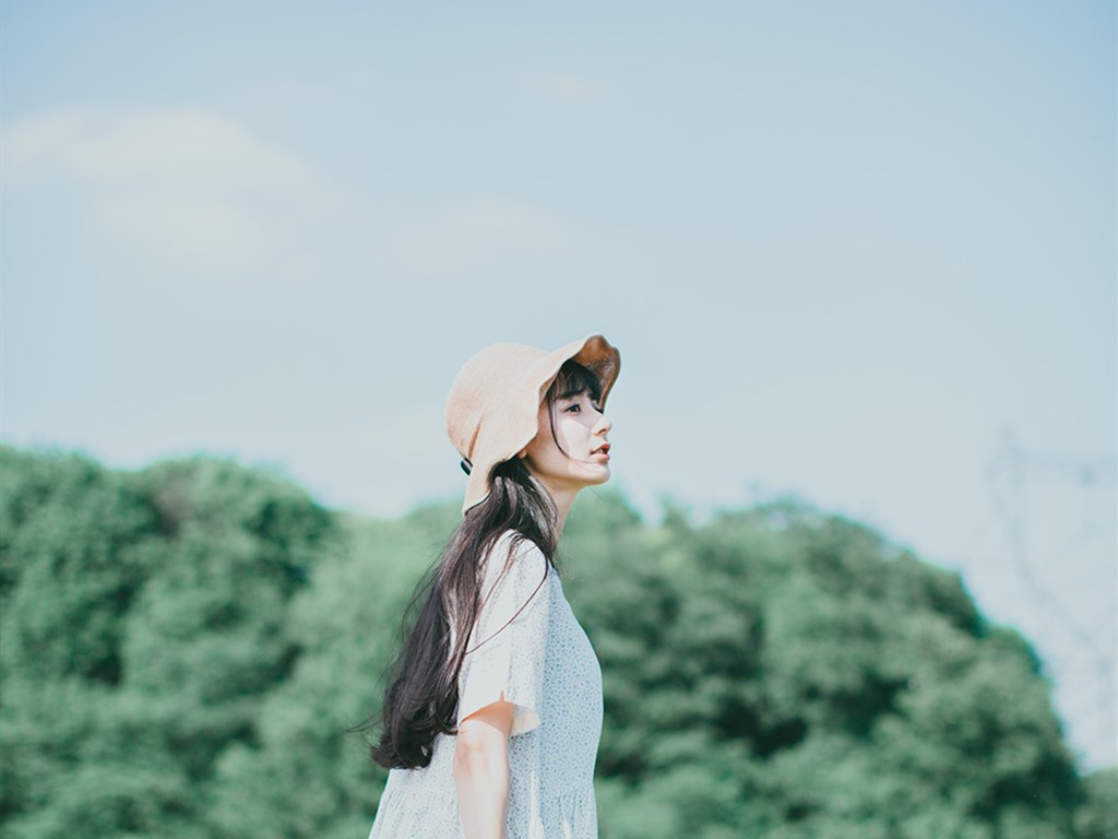 给七月一个温柔的拥抱。给八月一个坚定的眼神