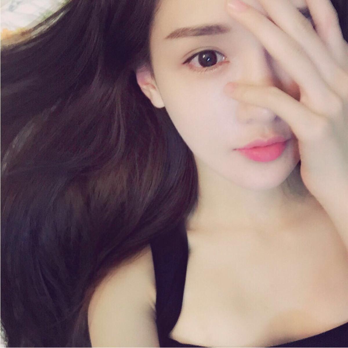 点赞最多的晚安说说  笑与泪编织的才是人生