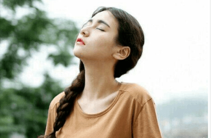 母亲生日祝福语个性说说：妈妈。生日快乐！