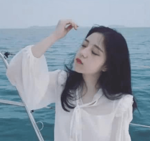 触动人心的经典说说;世界很暗,然后,我也没有光
