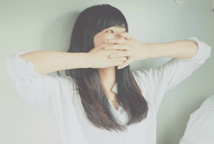 励志经典说说大全：与其躲躲藏藏,不如直面阳光