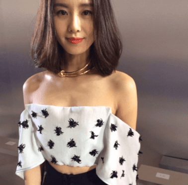 深入骨髓的经典说说：生活太单调。女子太多情