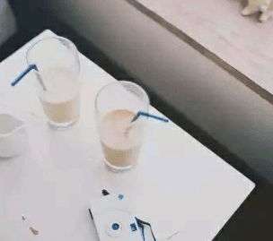 爱情伤心经典说说：不爱我就走开。不要耽误我
