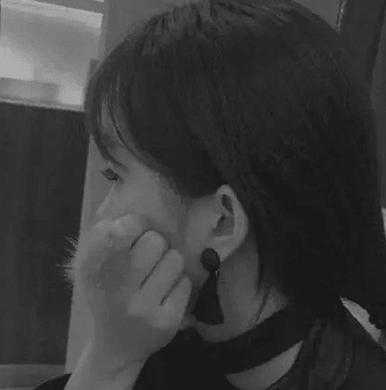 一句话扎心的伤感说说：你这么成熟懂事。应该没什么人疼你