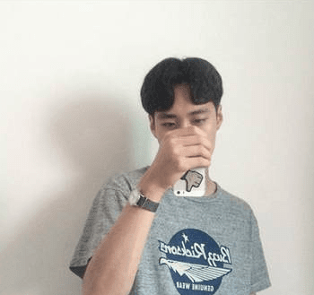 关于网恋的伤感说说:网恋跟异地恋,与单身狗无异