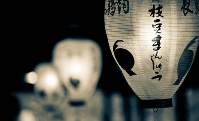 伤感说说：你说你最爱看我笑。可是就是因为你。我不会笑了～