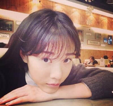 伤感心痛说说：我还要遇见几个你。才可以忘记你。