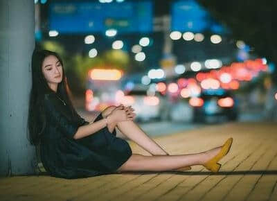 和你已经陌生到。连是否要点赞都要斟酌再三的地步了。