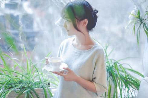 有时候。喜欢一个人。真会把自己活得很委屈