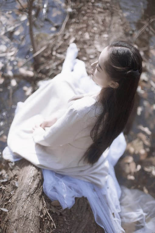 有时候。转身离开要好过假装若无其事的坚持