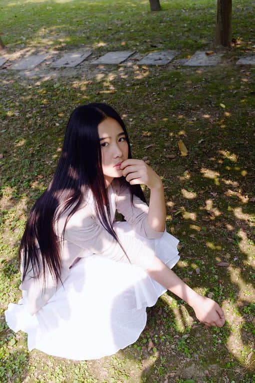 伤感的说说看了想哭 偷偷地爱你——最后。偷偷地哭了