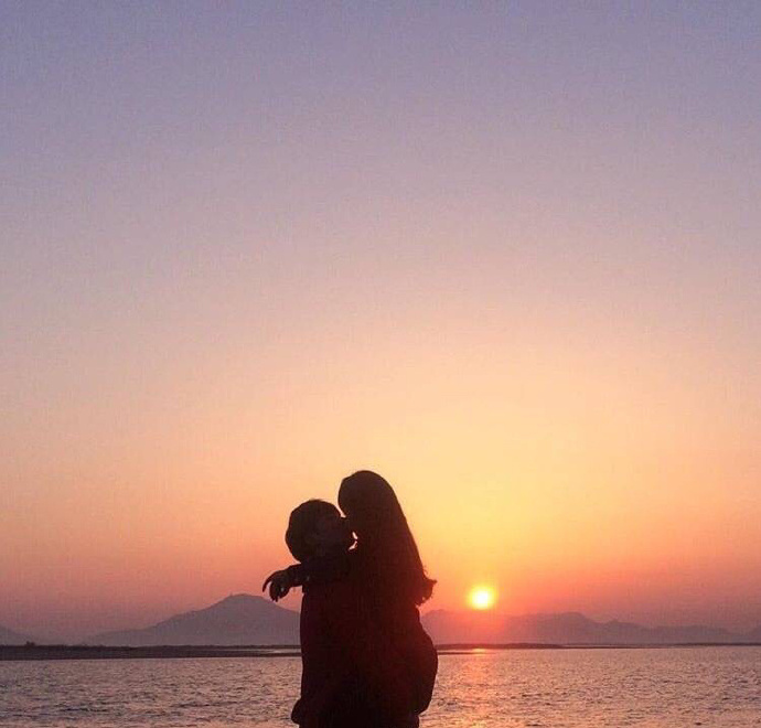 爱情说说短语 以为在一起就是永远。可事实并非如此