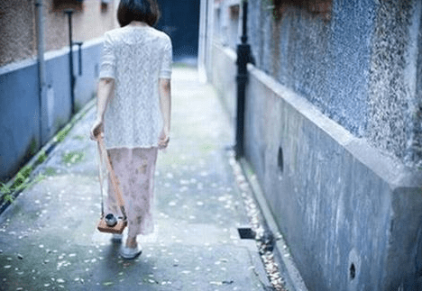 简单干净的爱情说说大全2018：我给你避风港维护你不让你受伤我还