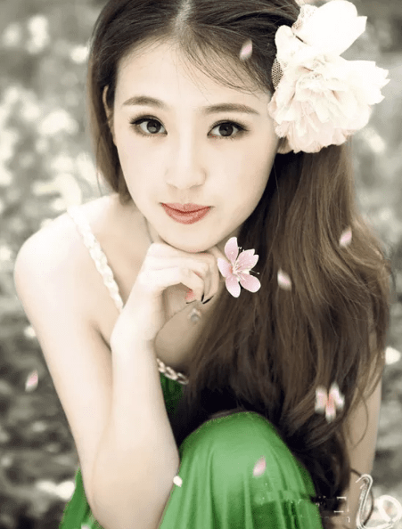 发表朋友圈点赞很多的爱情说说：你是我期待又矛盾的梦,是我抓住