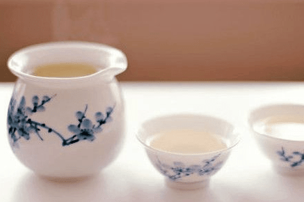 超级甜蜜的爱情说说：爱情无药可医。唯有爱得更深