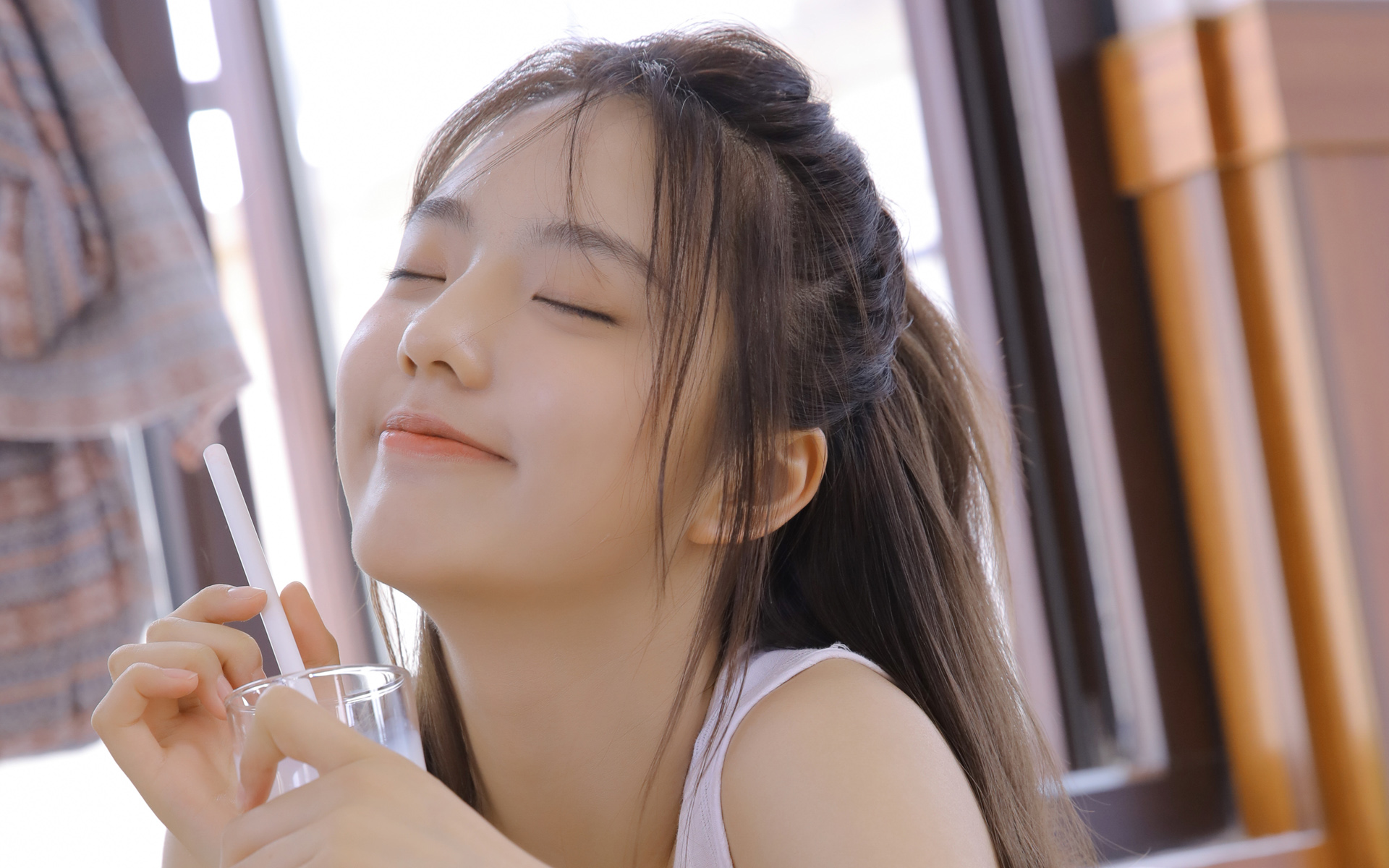 请你好好管住你的嘴不然我就亲上来了