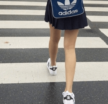 分手后的爱情说说：分手后。所有的情话都变笑话