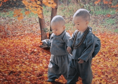 搞笑爱情说说：孔子说：再丑也要谈恋爱。谈到世界充满爱