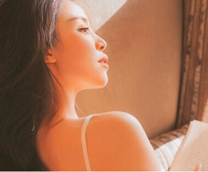 心碎的爱情说说;当你走开的那一刻。谁也不是睡的谁了