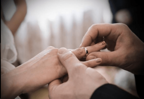 关于夫妻的搞笑说说（65条）