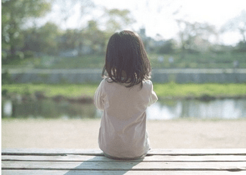 爱情说说:时光模糊了我们的身影。于是我们渐行渐远