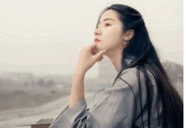 只不过是人生过客。以后想起来笑一笑就好了