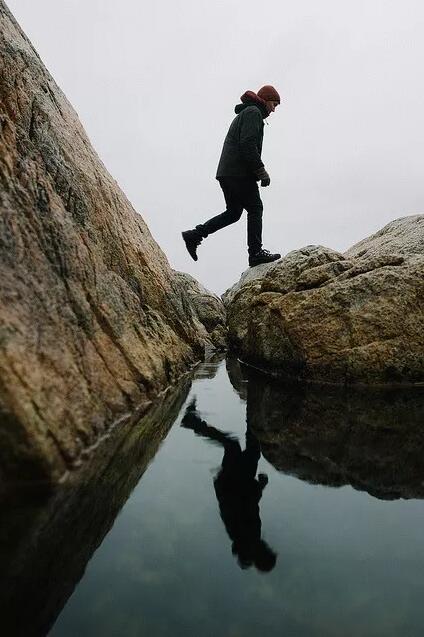拼了命的不让身边的人难过。却发现受伤的原来是自己