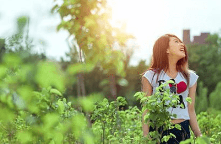 2018最新的搞笑说说：少女诚可贵少妇价更高若有富婆在二者皆可抛