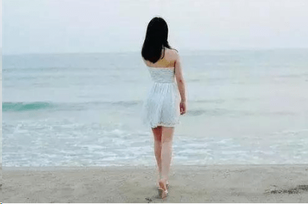一句话戳心的心情说说 哭给自己听。笑给别人看