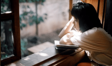 无助心酸的心情说说 回到过去。将你紧紧抱紧。紧紧抱紧