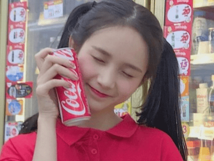 朋友圈晒吃的搞笑说说;“吃”而不是“拍照”。才能称为称职的吃