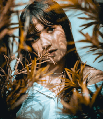 忍不住点赞的精辟心情说说：做你的暖阳。在我们的世界里发光