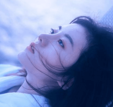 有个性戳泪的心情说说：贪得无厌真可耻。算了。毕竟我也是个混蛋
