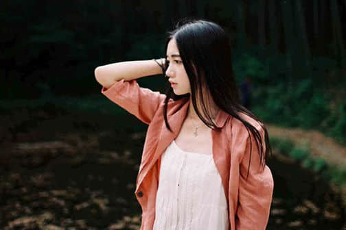 唯美说说文字控 天若有情天亦老。回到童年最美好