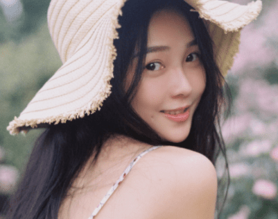 无奈心酸的心情说说：你想到达的远方,总有人阻挠