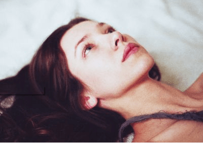 想哭的心情说说;如果眼泪可以承载忧伤。莪宁愿它泛滥成海
