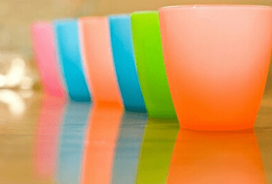 适合发qq心情说说;生命必须有裂缝。阳光才能照的进来