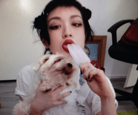 当你饿了想想灰太狼。穷了想想光头强。青春的路上。没有过不去的