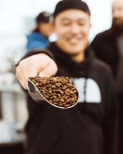 很潮很走心的伤感说说：我们似乎都忘了那段感情。我忘的刻意。你