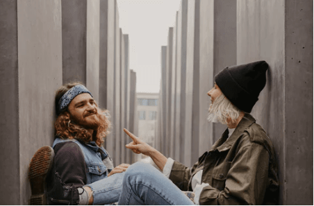 扎心窝想哭的心情短语：如若不是为了一个人。谁肯枯守一座城