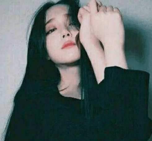 心碎不堪的心情短语;你身边的那个女孩。有甜甜的酒窝吗？