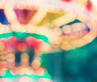 看清现实的励志说说：语言很多时候都是假的。一起经历的事情才是