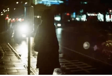 扎心的励志说说：无论你说话多么谨慎。总有人歪曲你的意思