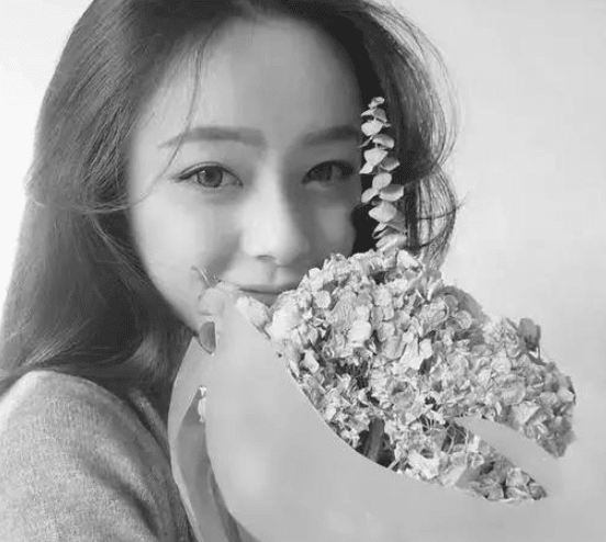 你伤我如此之深,我心里却全是你的甜言蜜语