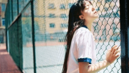 感到无奈的心情短语：我只是想要个拥抱。可你总是在讲道理