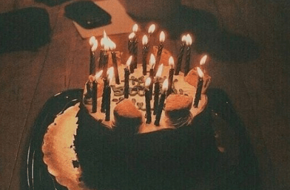 如何在朋友圈低调庆祝自己生日的说说：愿你以梦为马,随处可栖
