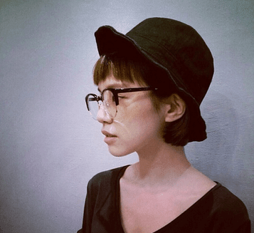 少一点预设的期待。那份对人的关怀便会更自在