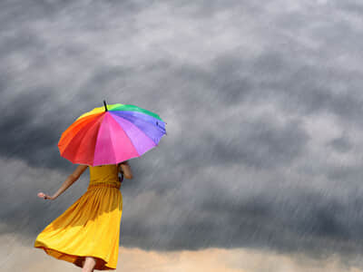 童话说雨后会有一道彩虹。却不曾说过它会转瞬成空