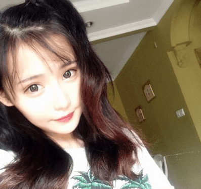 2018励志说说句子短语：可有可无的人只怪我入戏太深